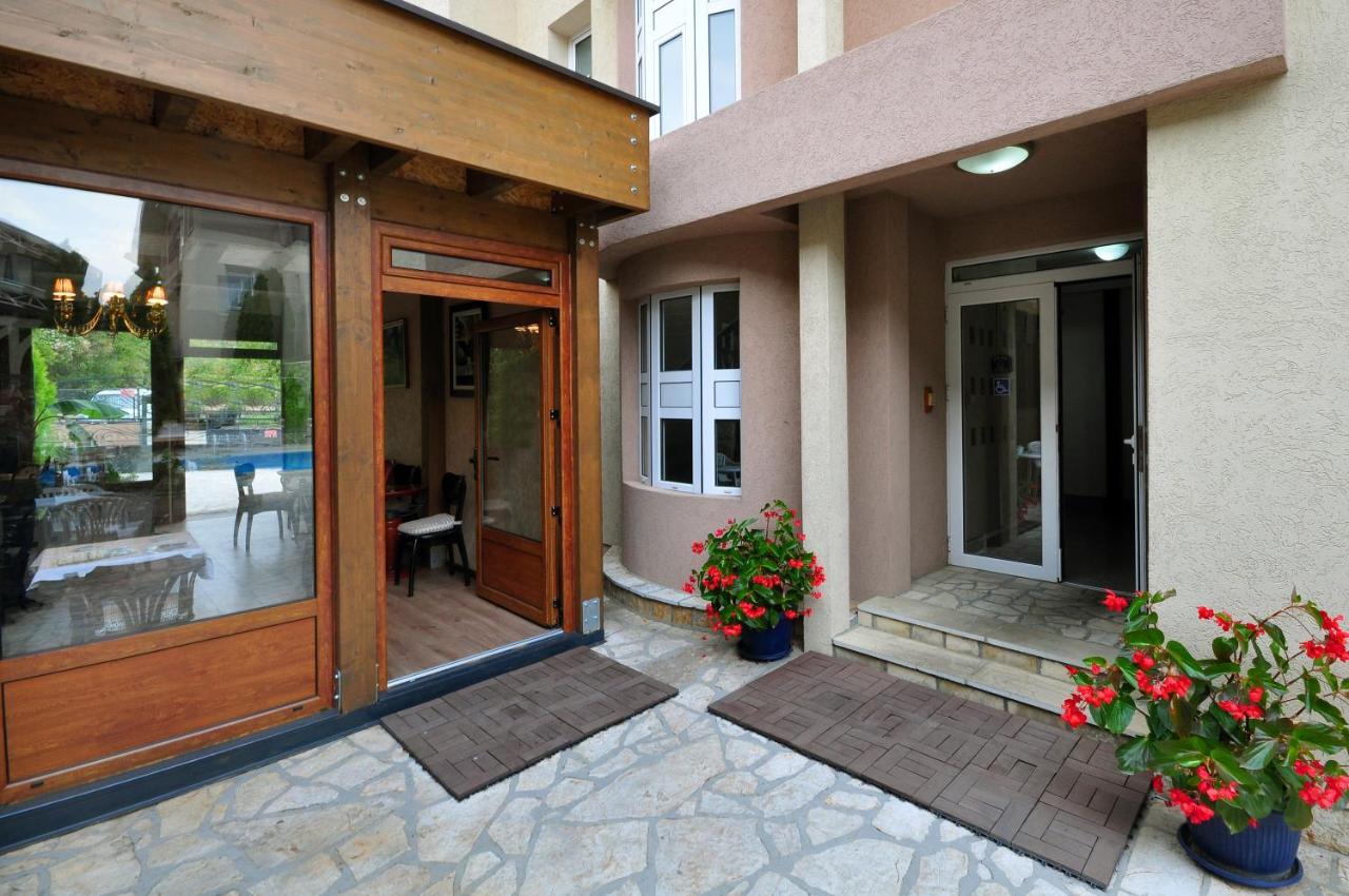 Sunny Hill Apartments & Aqua Park Vrnjacka Banja Exterior photo